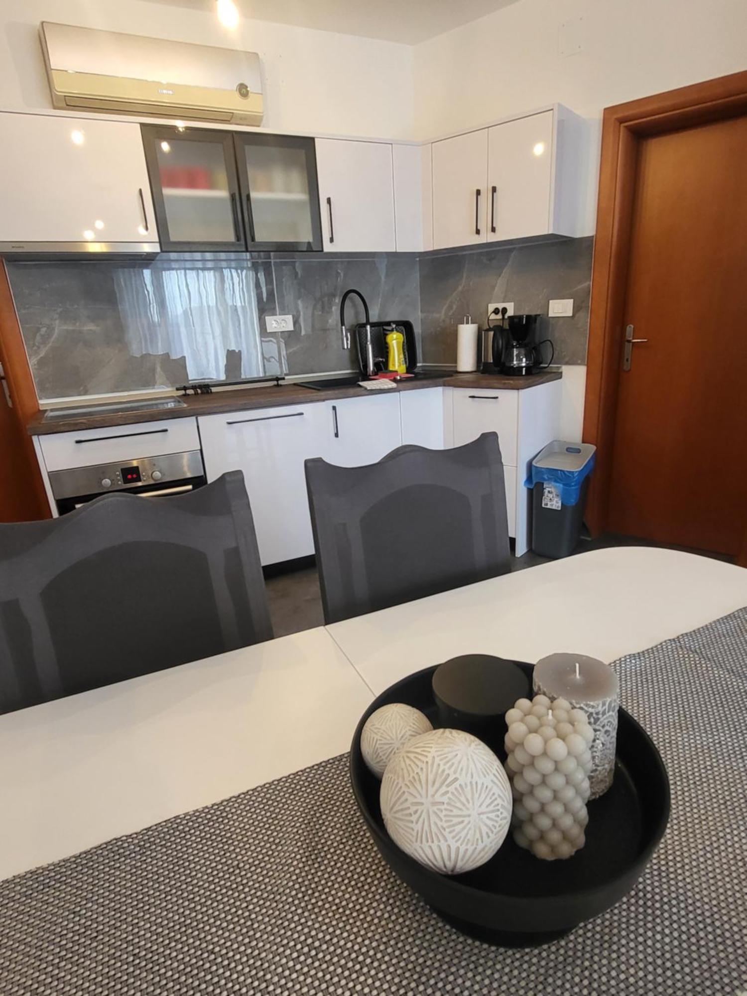Apartmani Andiks Dramalj Exterior photo